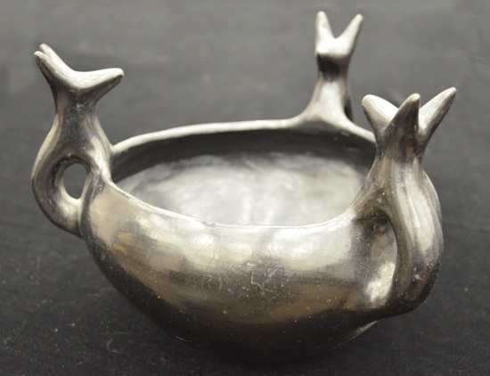 
An image of: Santa Clara figurative bowl (70.291)