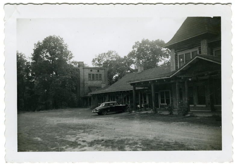 
An image of: Hotel at Monte Ne, Ark., 1962