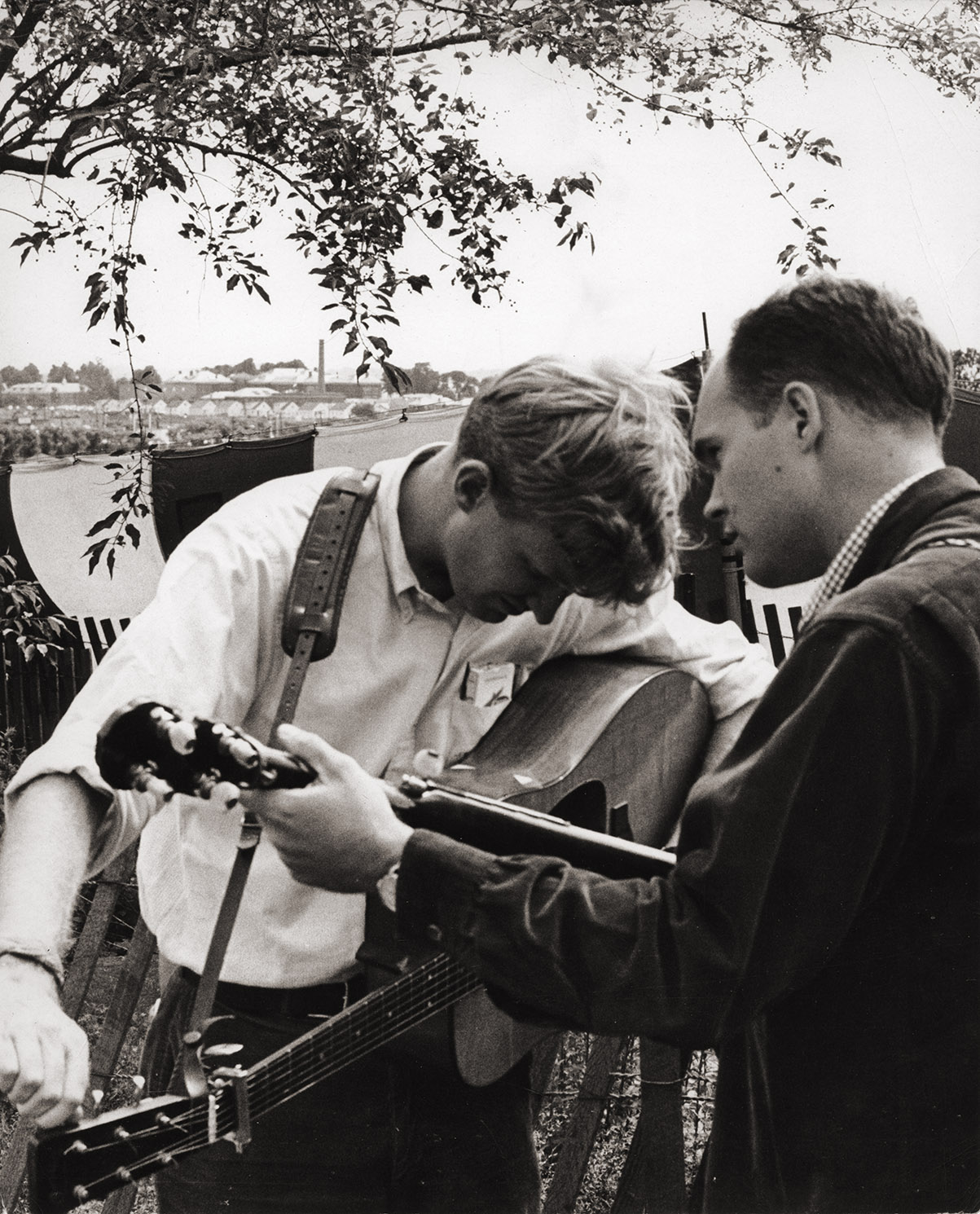 Depiction of Bill Keith (r.) and Jim Rooney at the Newport Folk Festival, 1965